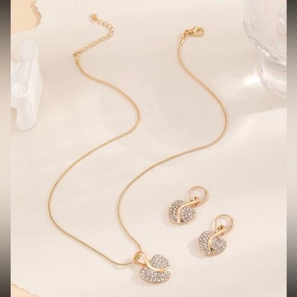 🆕 Gold Heart Necklace & Earrings Set !!! Brand New… Great Xmas present 🎁 - Picture 5 of 5